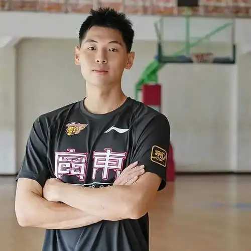 正式退出，崔永熙无奈，男篮公布名单，郭士强透露，原因找到